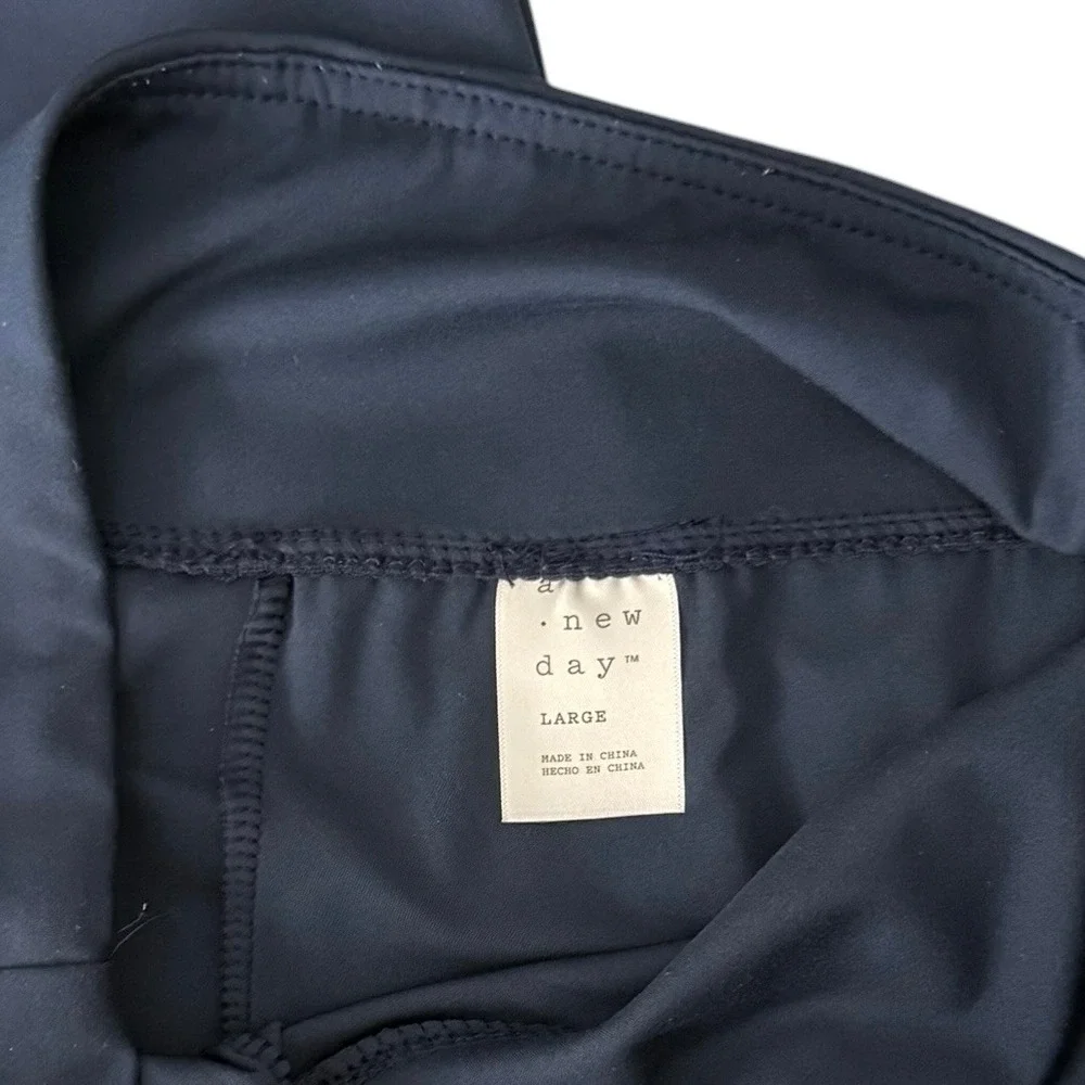 A New Day Flare Leggings Womens Large Navy Blue Ruched V-Front Yoga‎ NWOT
